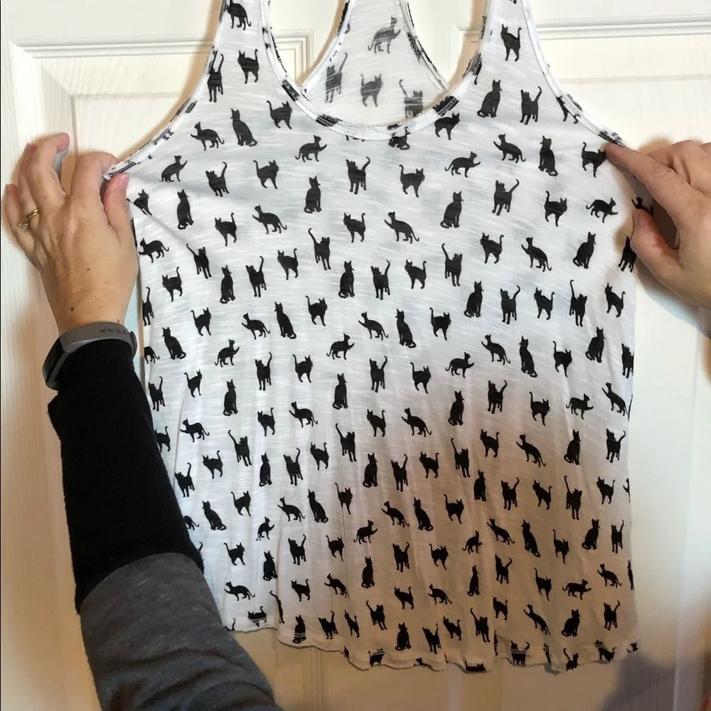 Aeropostale White Tank with Black Cat Women’s XS - Picture 2 of 3